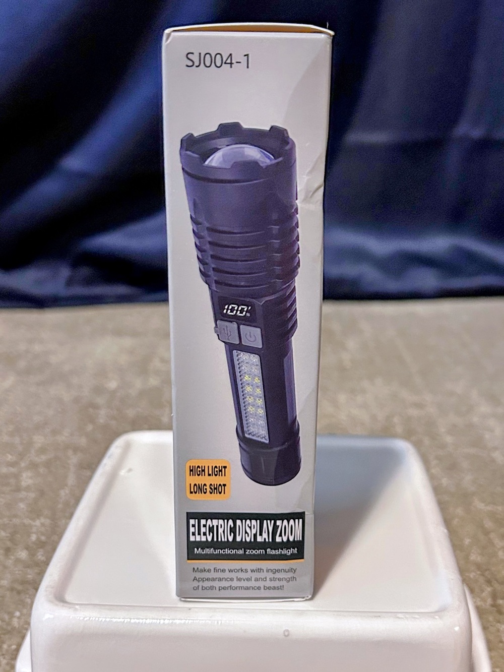 New Multifunction Rechargeable Zoom Flashlight - Black